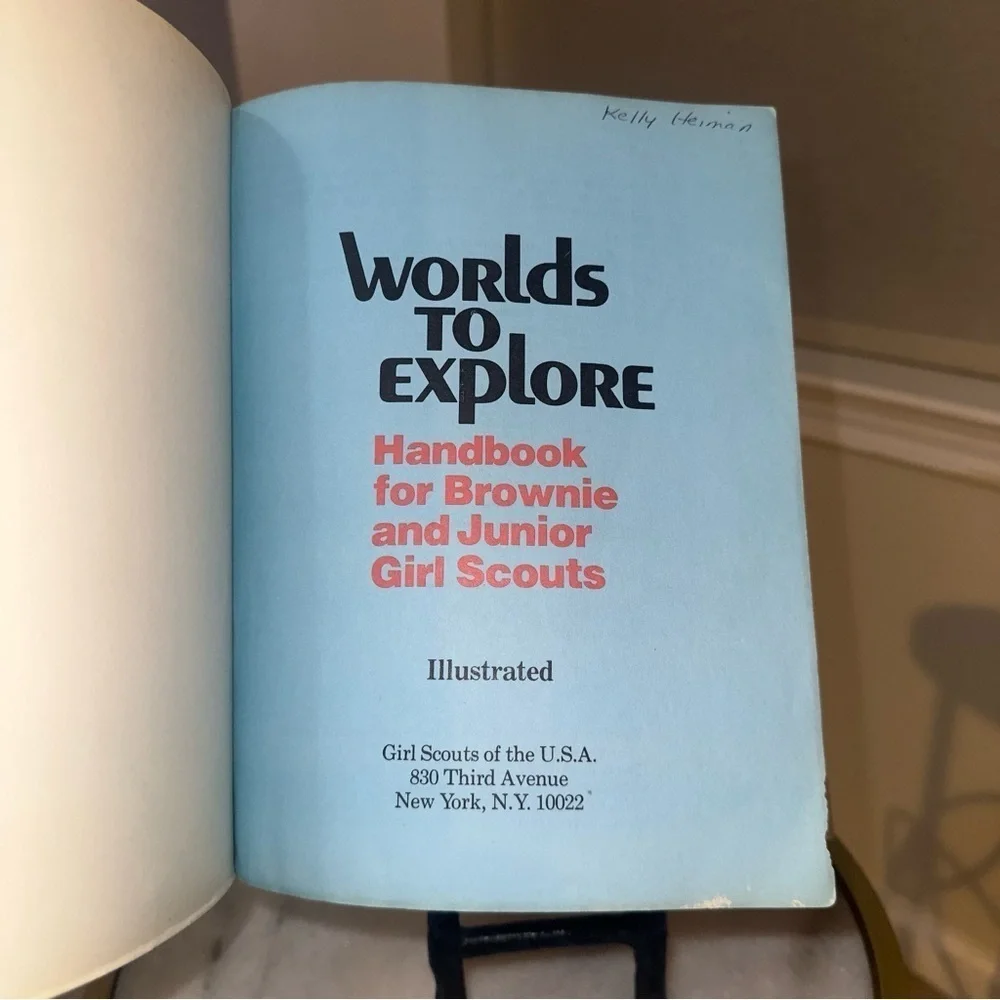 Worlds to Explore: Handbook for Brownie and Junior Girl Scouts